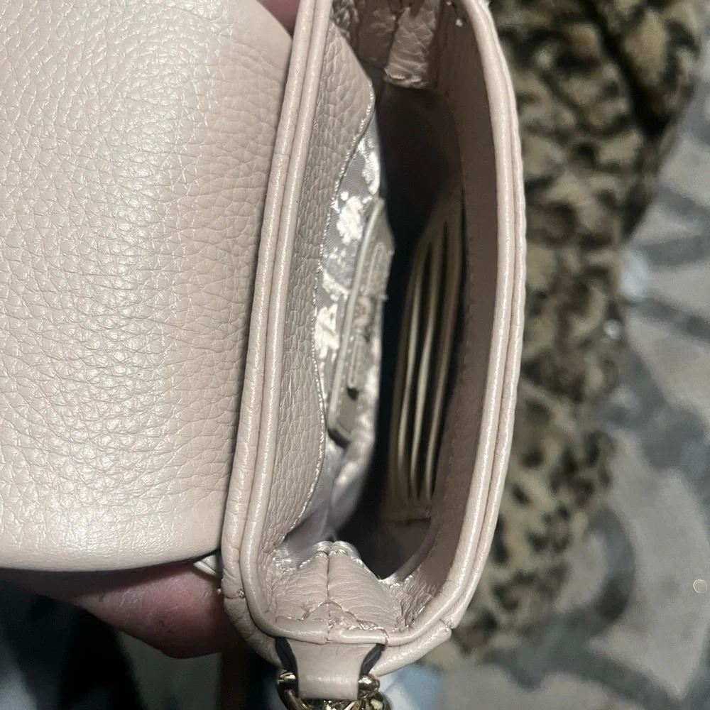 🌹Karl lagerfeld agyness leather crossbody nwot - Picture 6 of 8